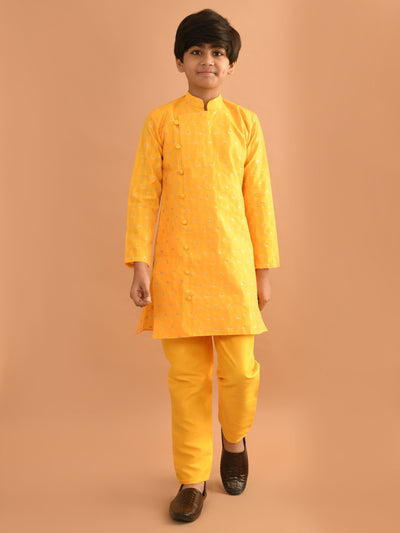 Embossed Button Down Straight Mandarin Collar Kurta Pajama Set