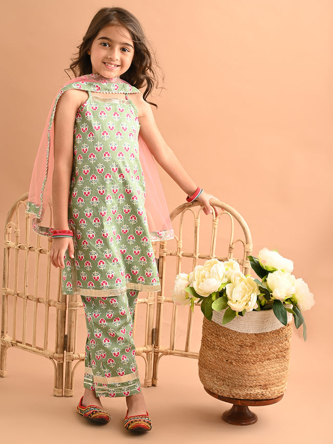 Ethnic Motif Printed Sleeveless Straight Kurta Palazzo Set with Dupatta